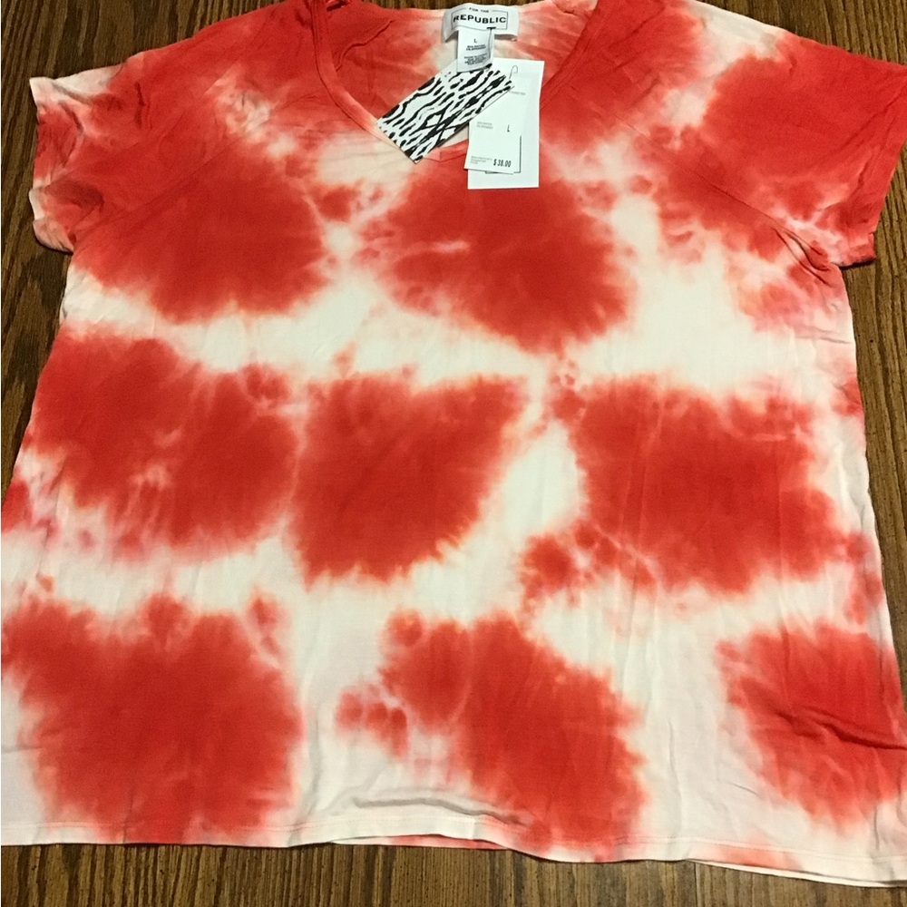 Red Tie-Dye V-Neck Women's Top New with tags size large